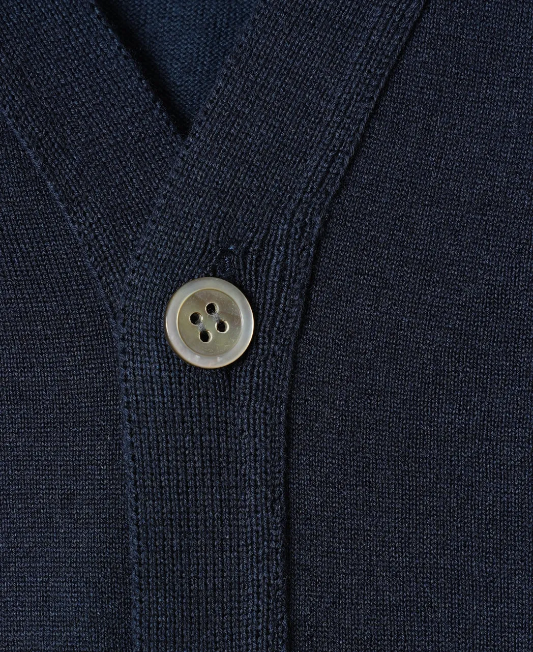 FF30G Cardigan Super Extra Fine Merino Wool sold by Kamakura product image thumbnail 2