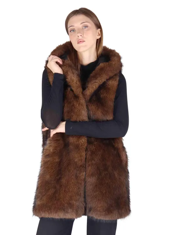 Gilet in eco fur marrone con cappuccio Donna SP25296 DARK BROWN sold by Spatarella