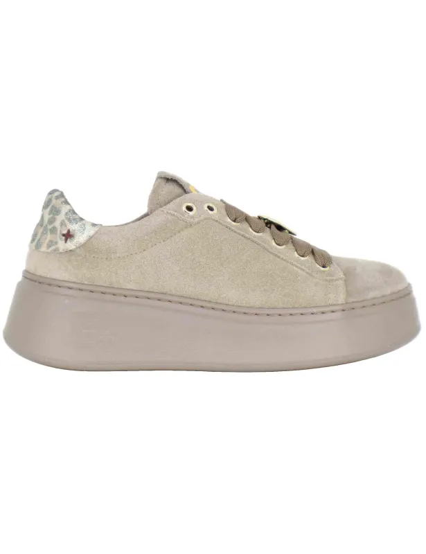 Sneakers in camoscio beige con charms Donna PIA 428A sold by Spatarella