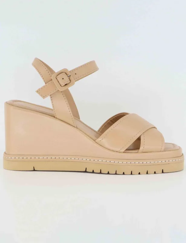 Sandali donna in pelle beige con zeppa alta Donna BL5302X 017G sold by Spatarella