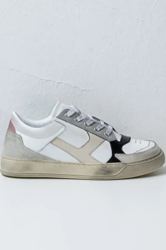 Sneakers donna Santiago in pelle bianca sold by Spatarella