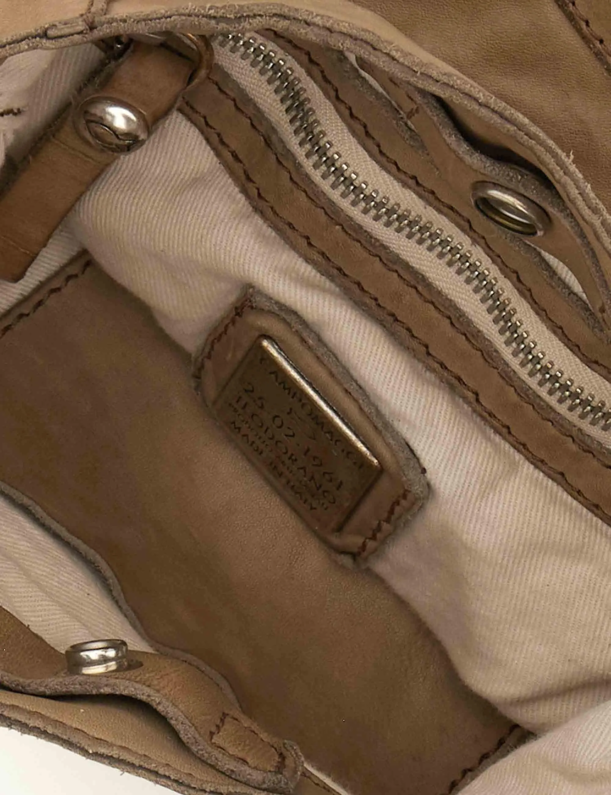 Borse Nora in pelle beige con borchie e tracolla Donna C035340ND X3014 C0539 sold by Spatarella product image thumbnail 4