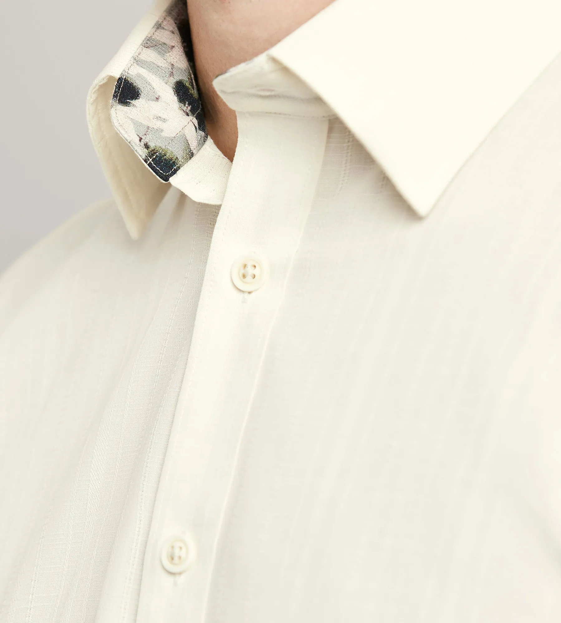 Modern Fit Short Sleeve Linen Like Solid Casual Shirt sold by Tip Top product image thumbnail 5