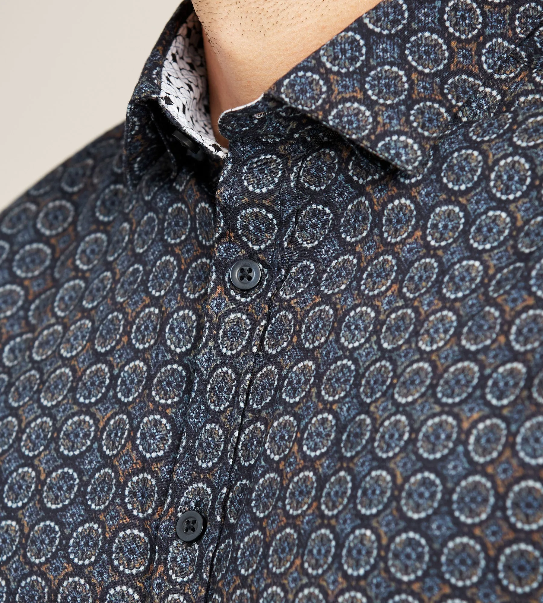 Short Sleeve Stretch Seersucker Casual Shirt sold by Tip Top product image thumbnail 2