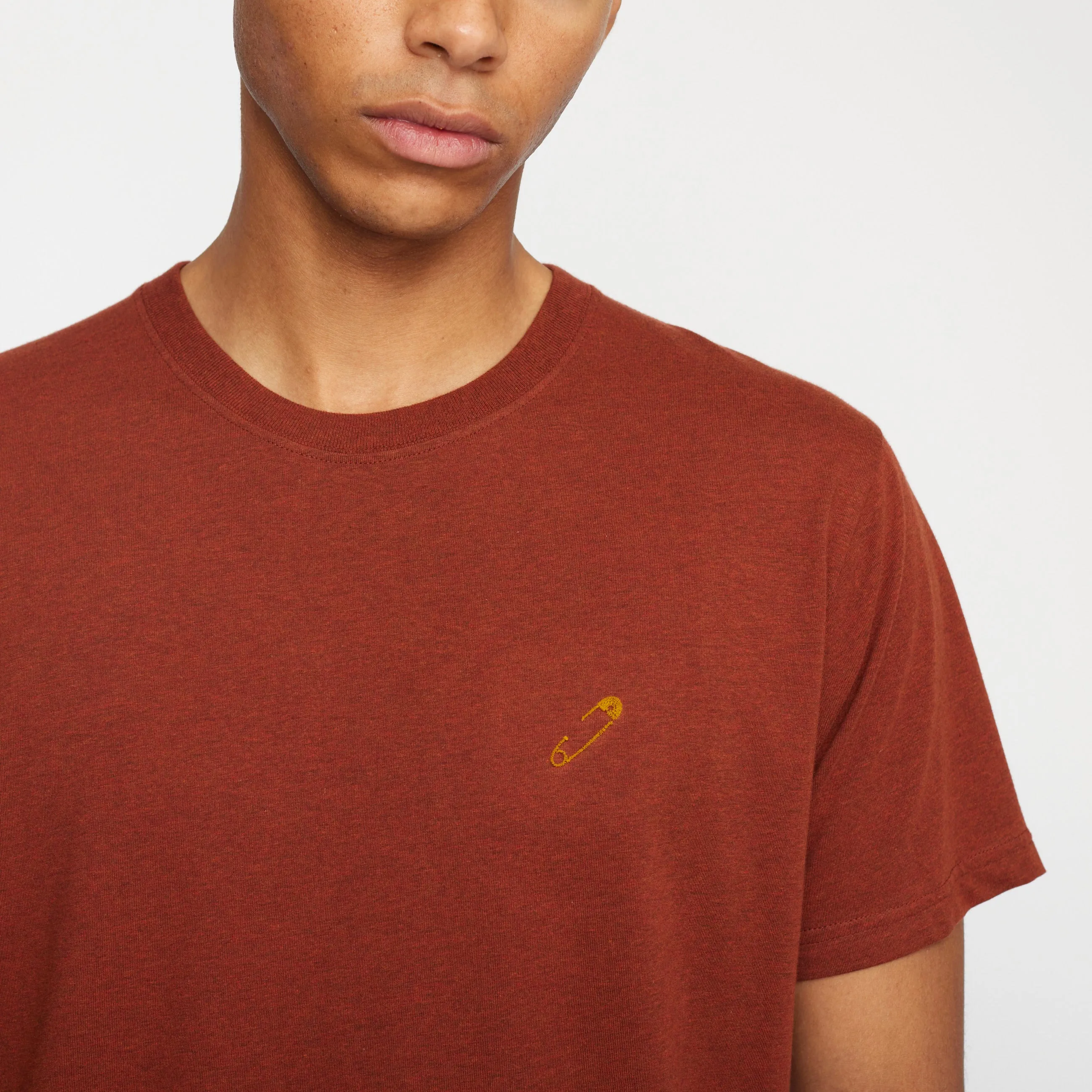 Application T-Shirt / 1379 SAF - Darkred-melange sold by Revolution