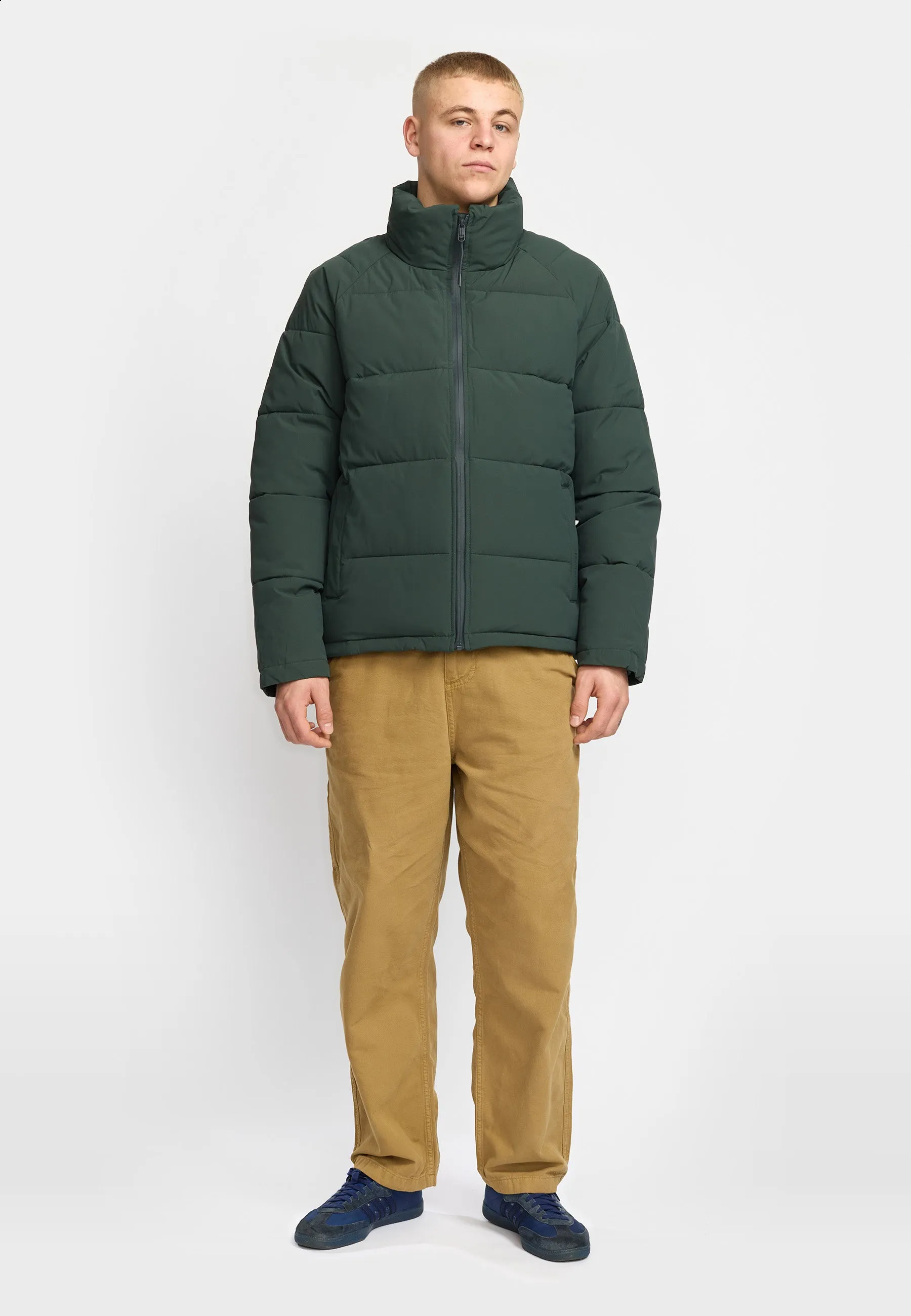 Raglan Puffer / 7824 - Darkgreen sold by Revolution