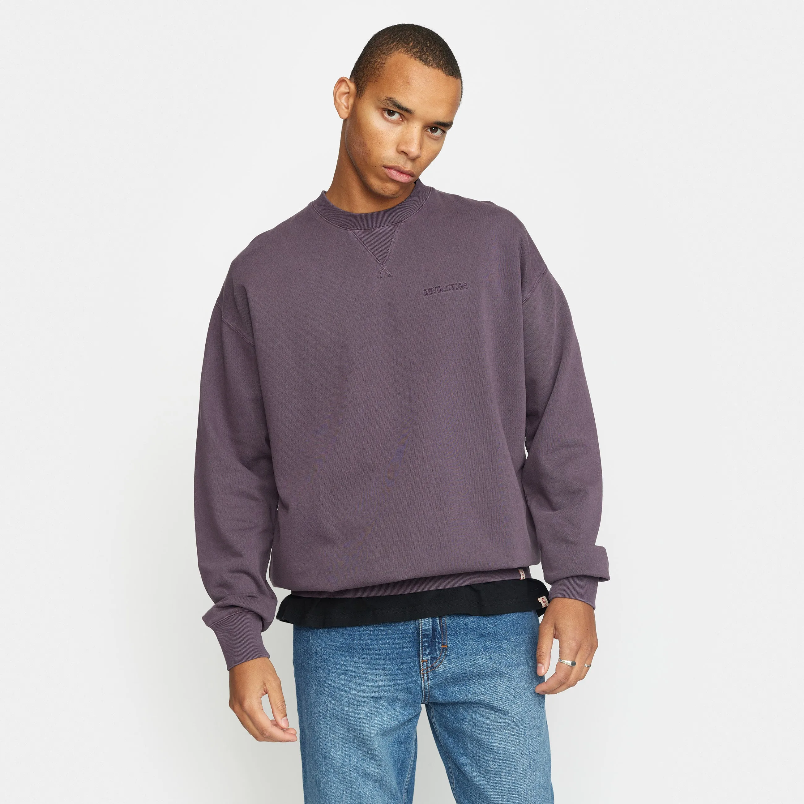 Loose Crewneck / 2727 REV - Darkpurple sold by Revolution product image thumbnail 3