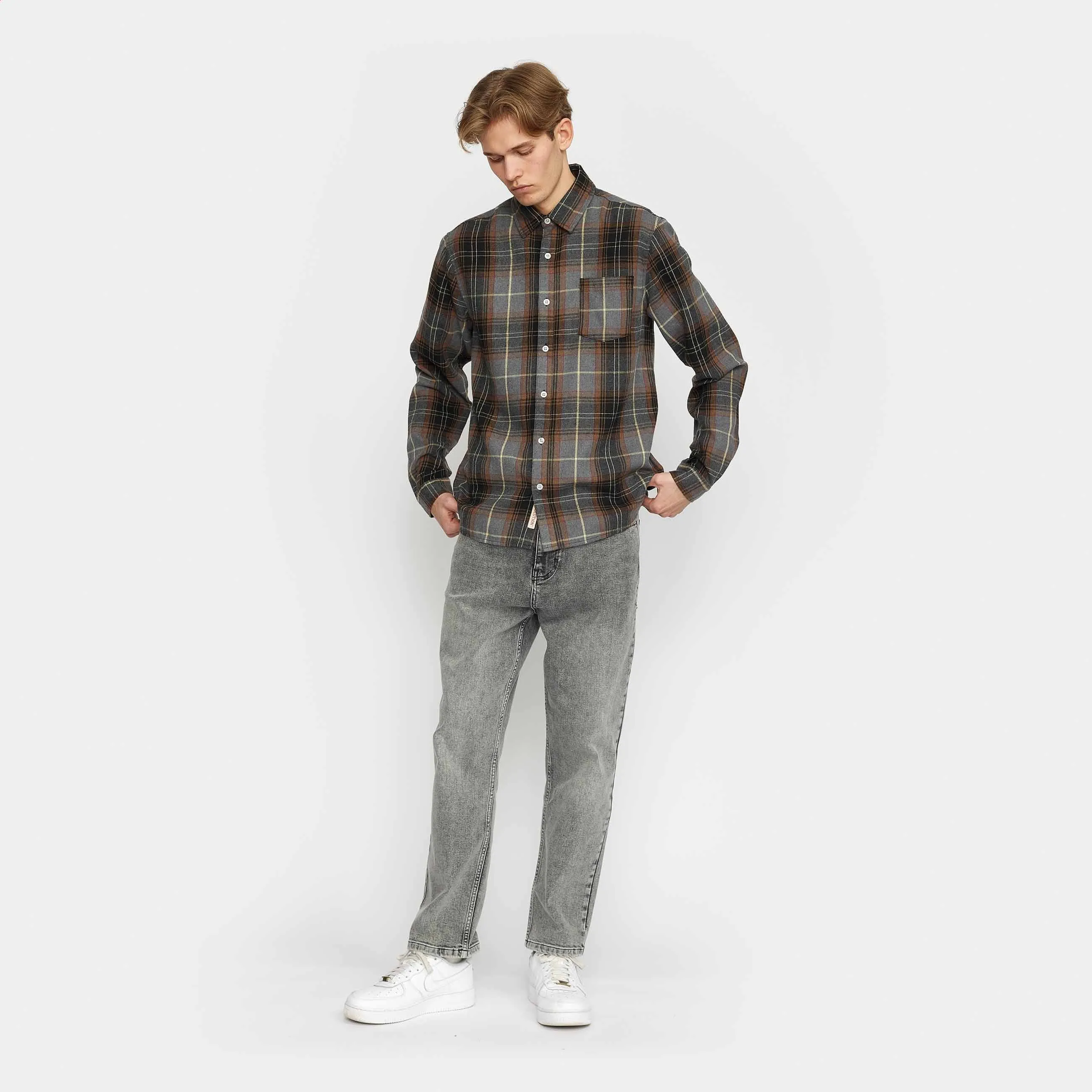 Regular Shirt / 3134 - Black sold by Revolution product image thumbnail 2