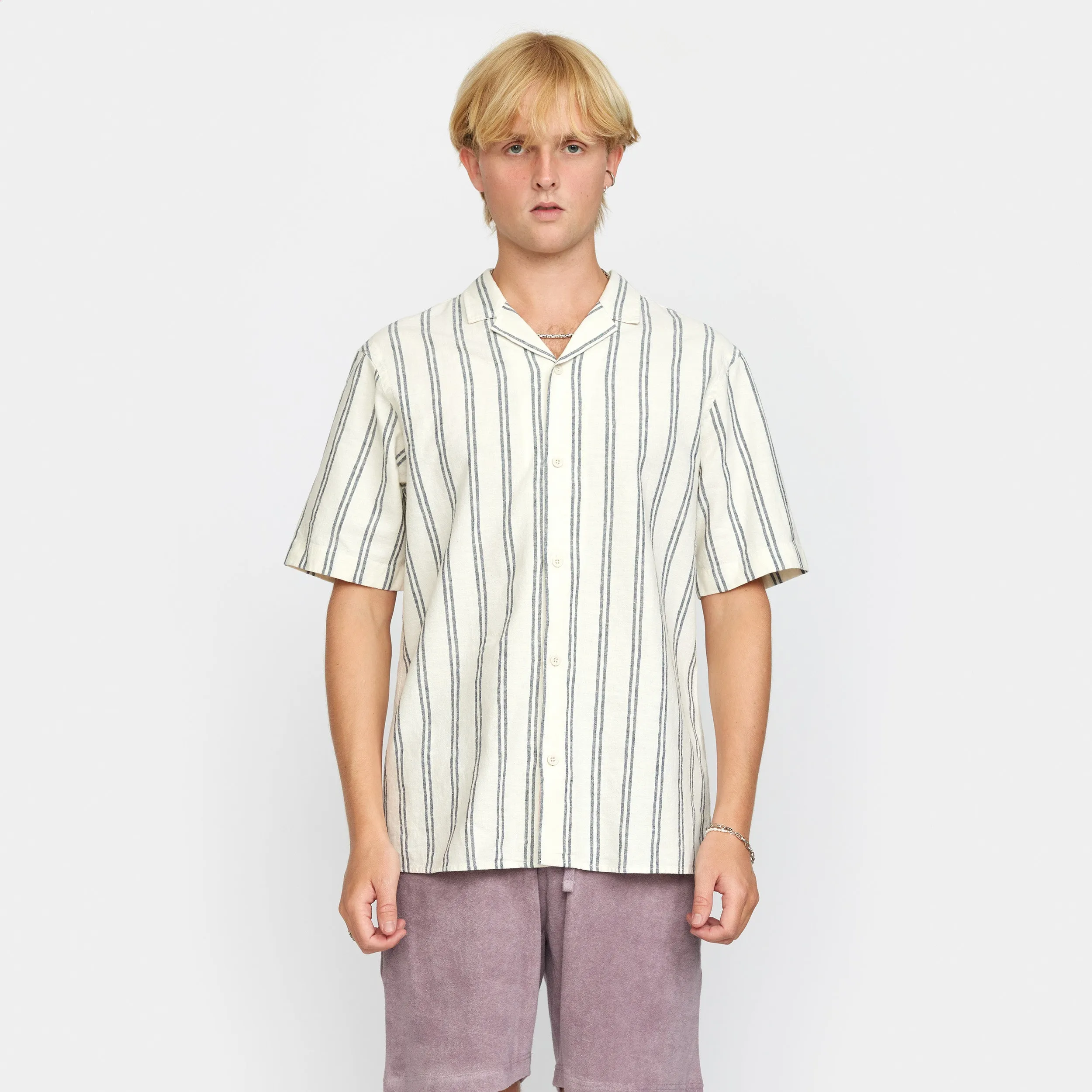 Short-sleeved Cuban Shirt / 3865 - Navy sold by Revolution