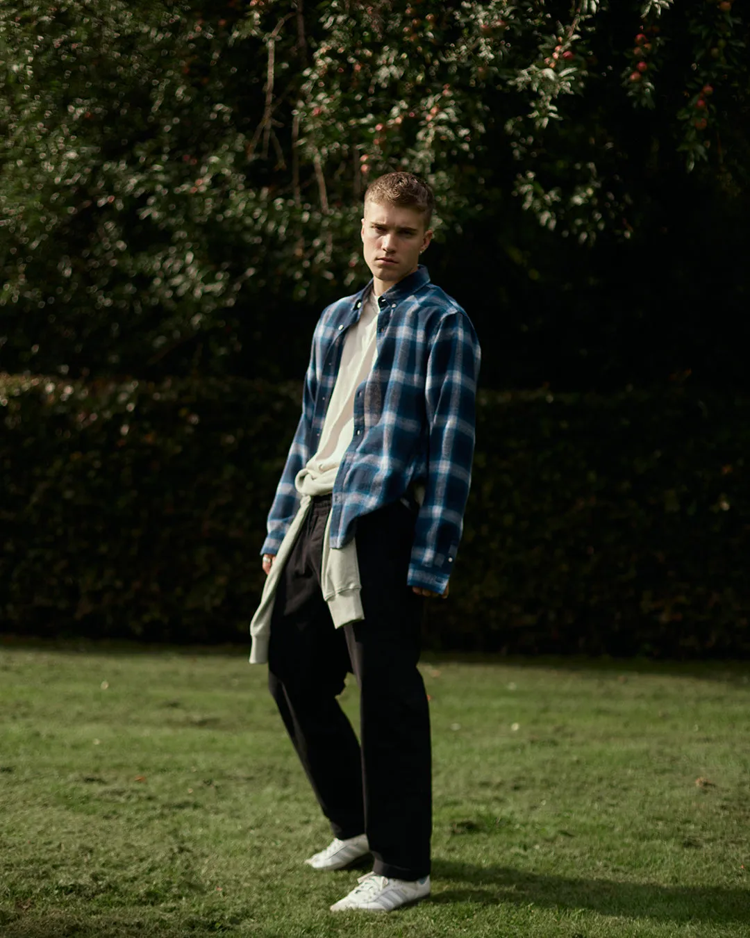 Button-down Shirt / 3967 - Navy sold by Revolution