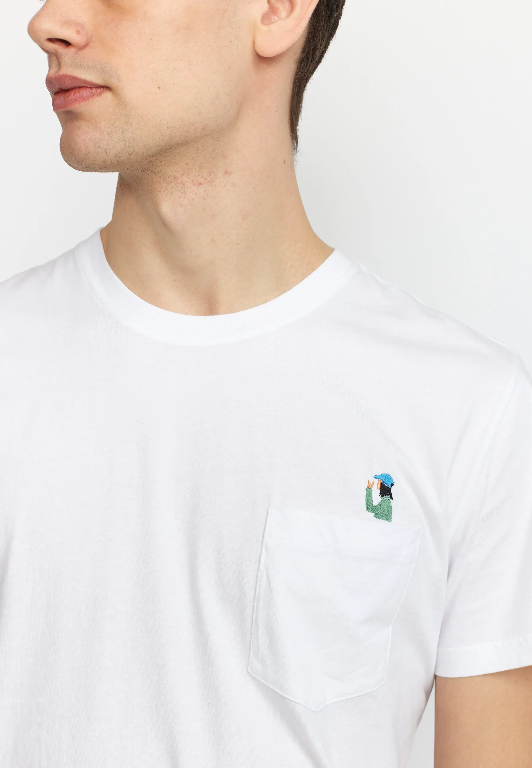 Application T-Shirt / 1386 VIC - White sold by Revolution