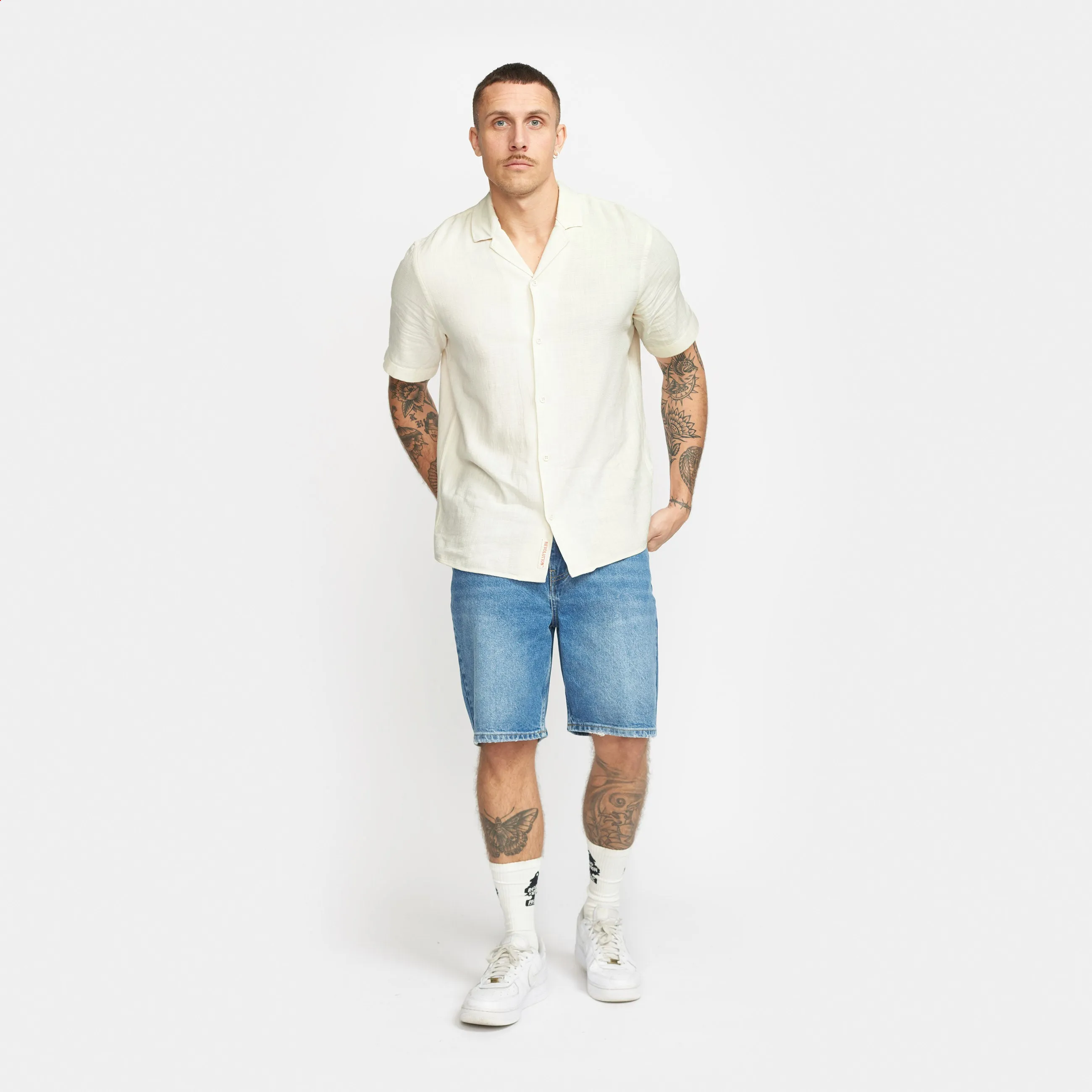 Short-sleeved Cuban Shirt / 3927 - Offwhite sold by Revolution