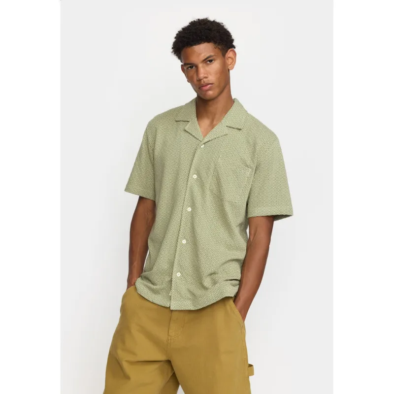 Jaquard Short-sleeved Cuban Shirt / 3175 - Green sold by Revolution