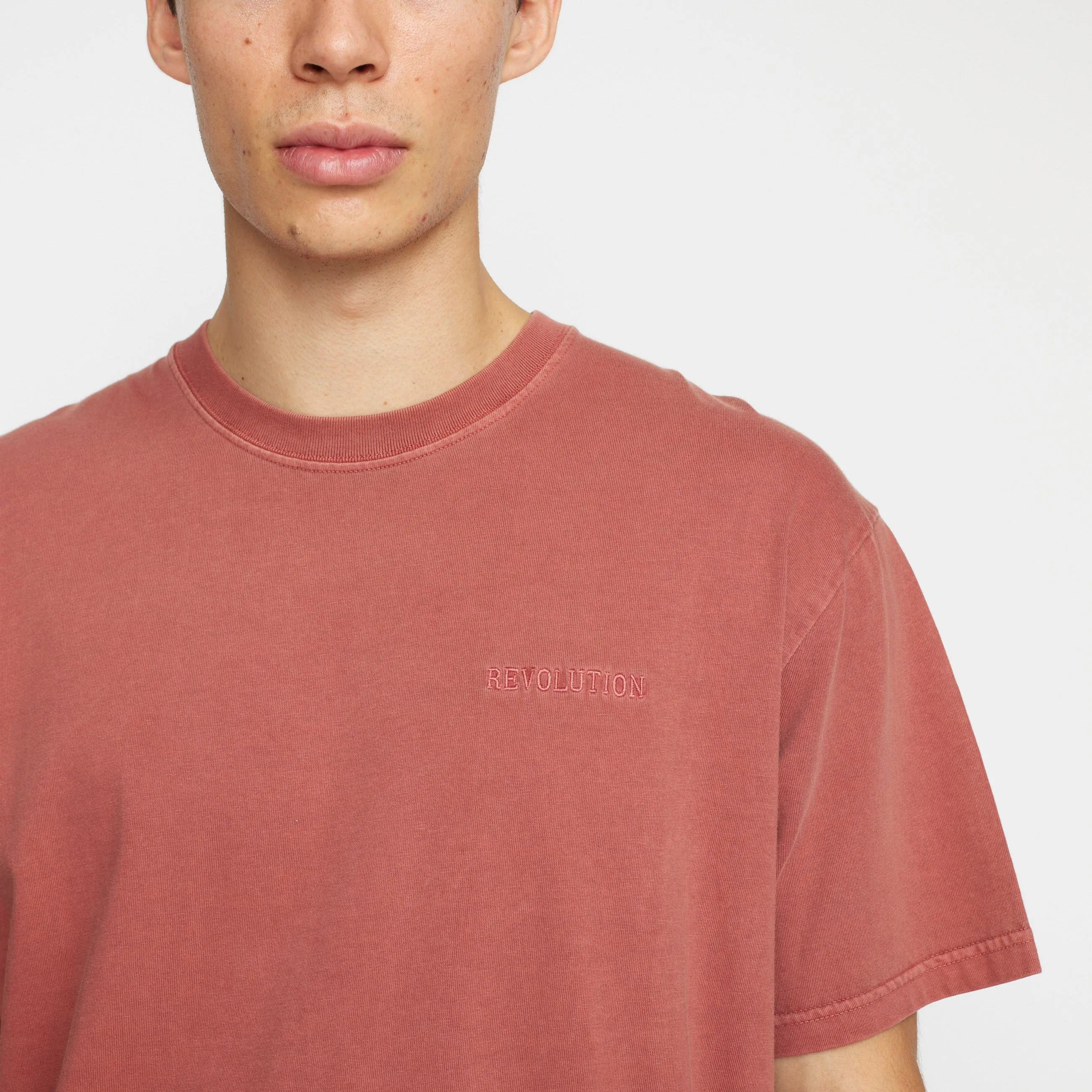 Application T-Shirt / 1329 LOG - Dustred sold by Revolution