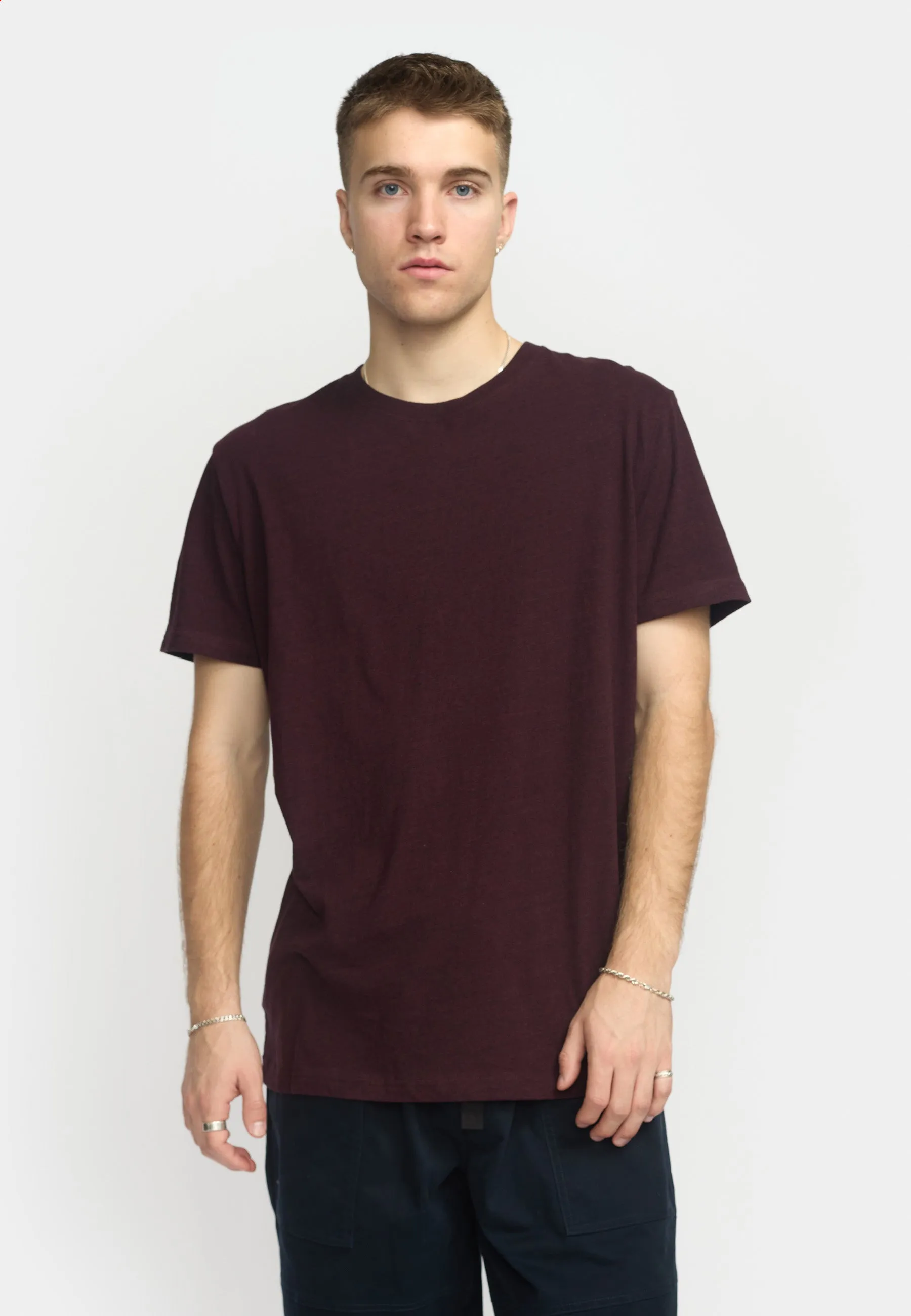 Regular T-shirt / 1051 - Burgundy sold by Revolution