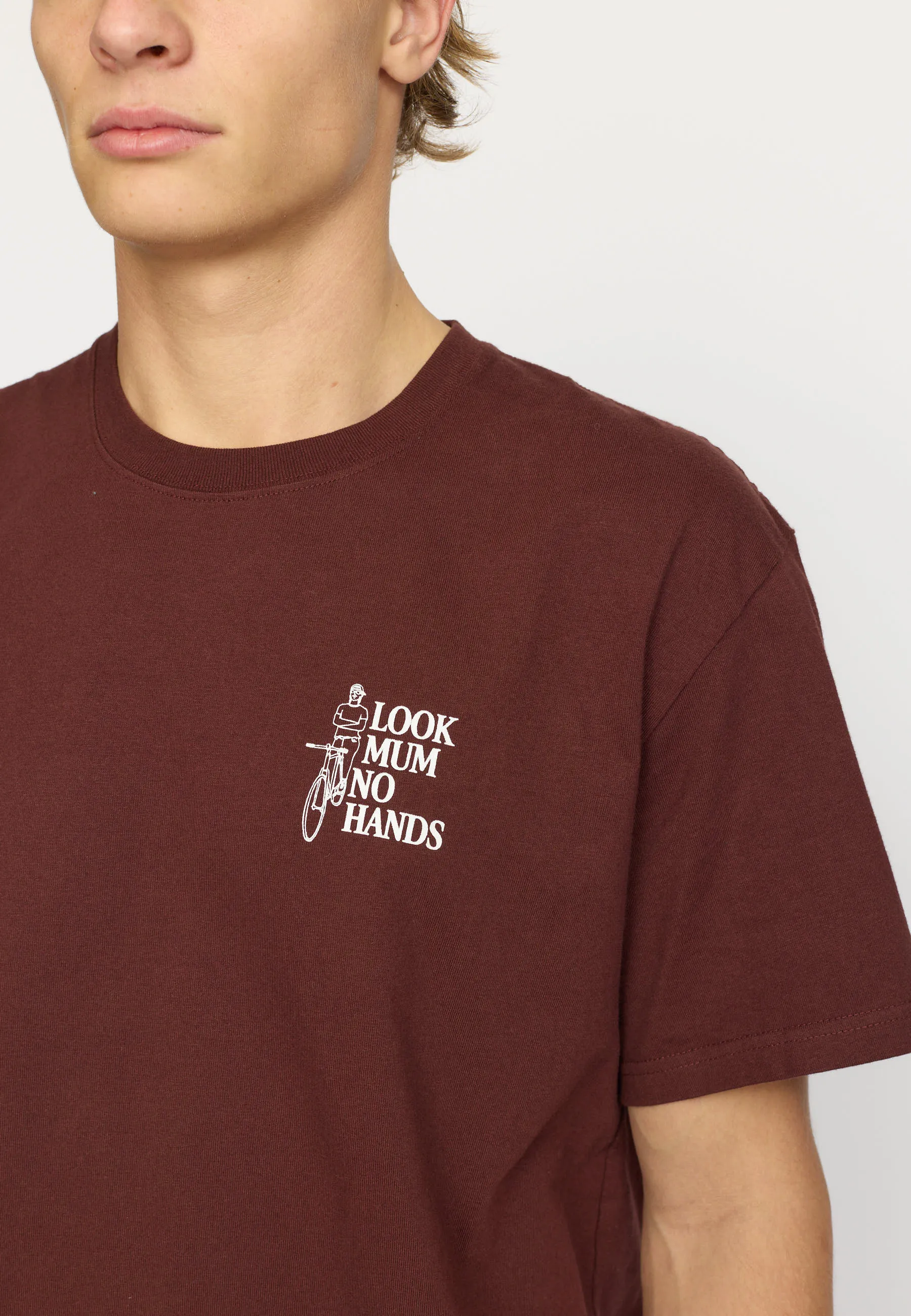 Application T-Shirt / 1428 MUM - Burgundy sold by Revolution