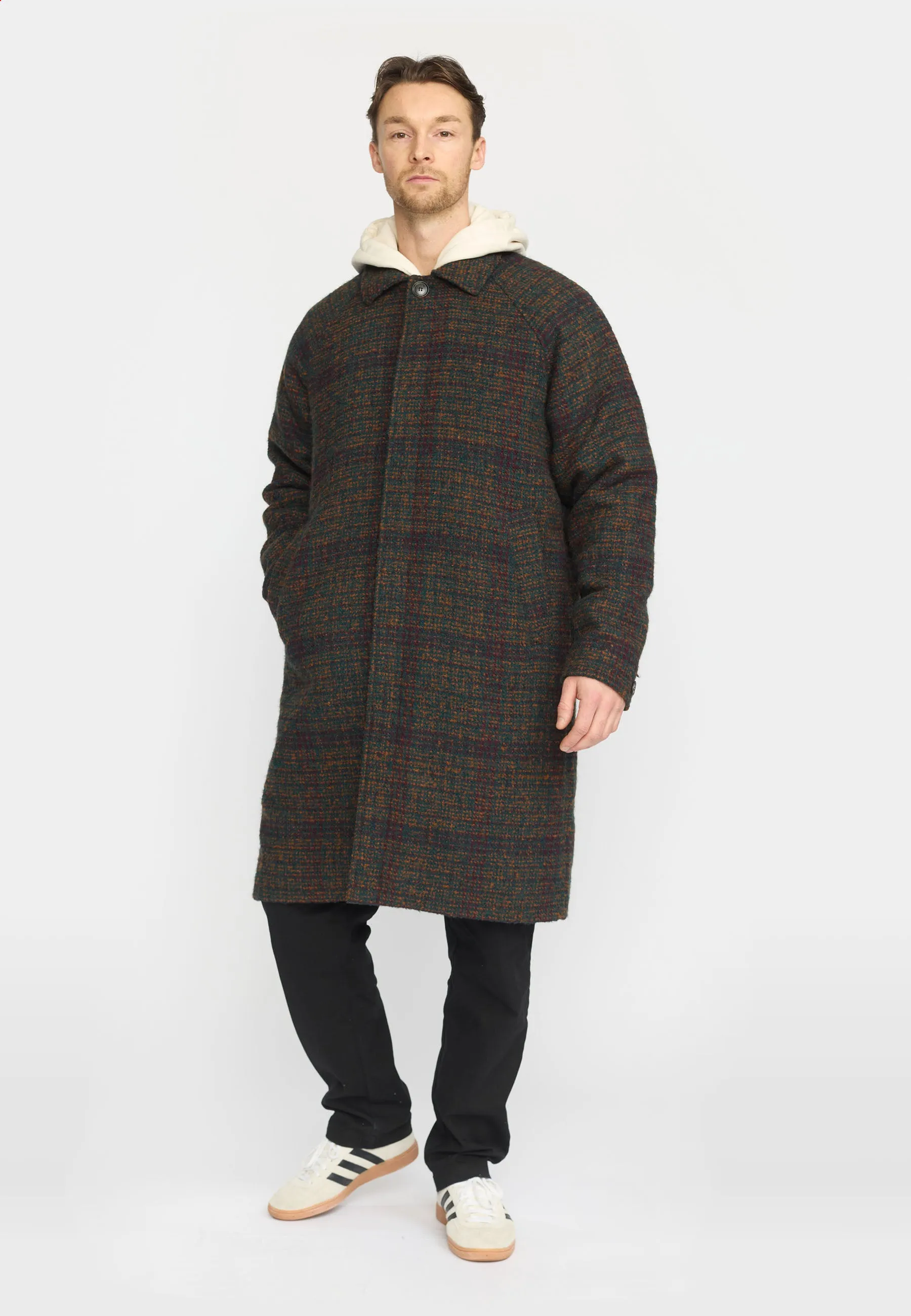 Mac Coat / 7885 - Darkgreen sold by Revolution