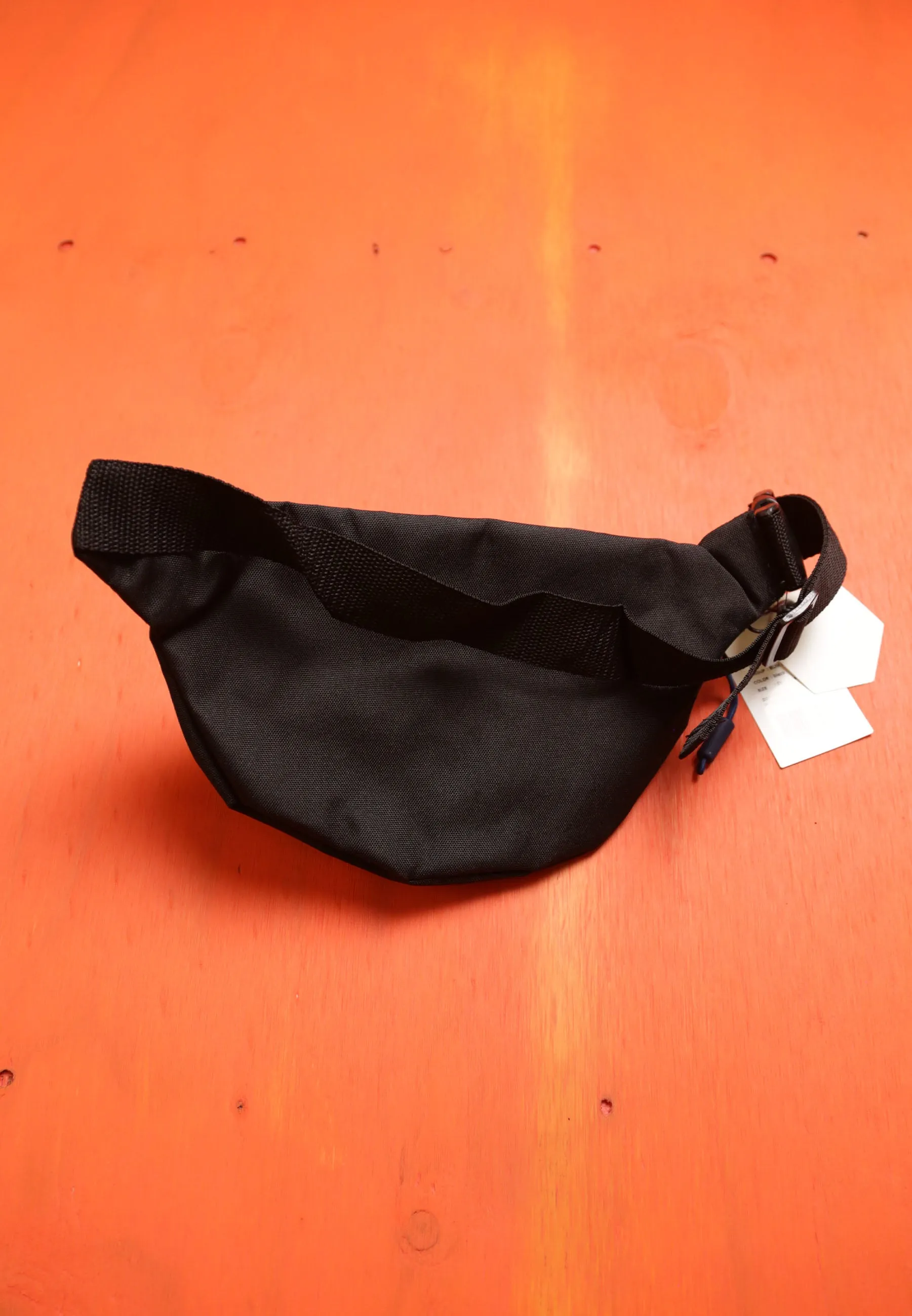 Fanny bag / V 9199 - Black sold by Revolution product image thumbnail 3