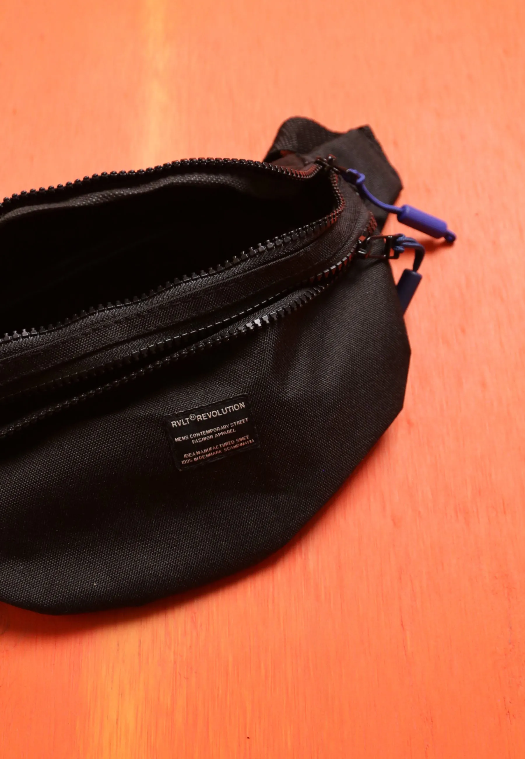Fanny bag / V 9199 - Black sold by Revolution product image thumbnail 4