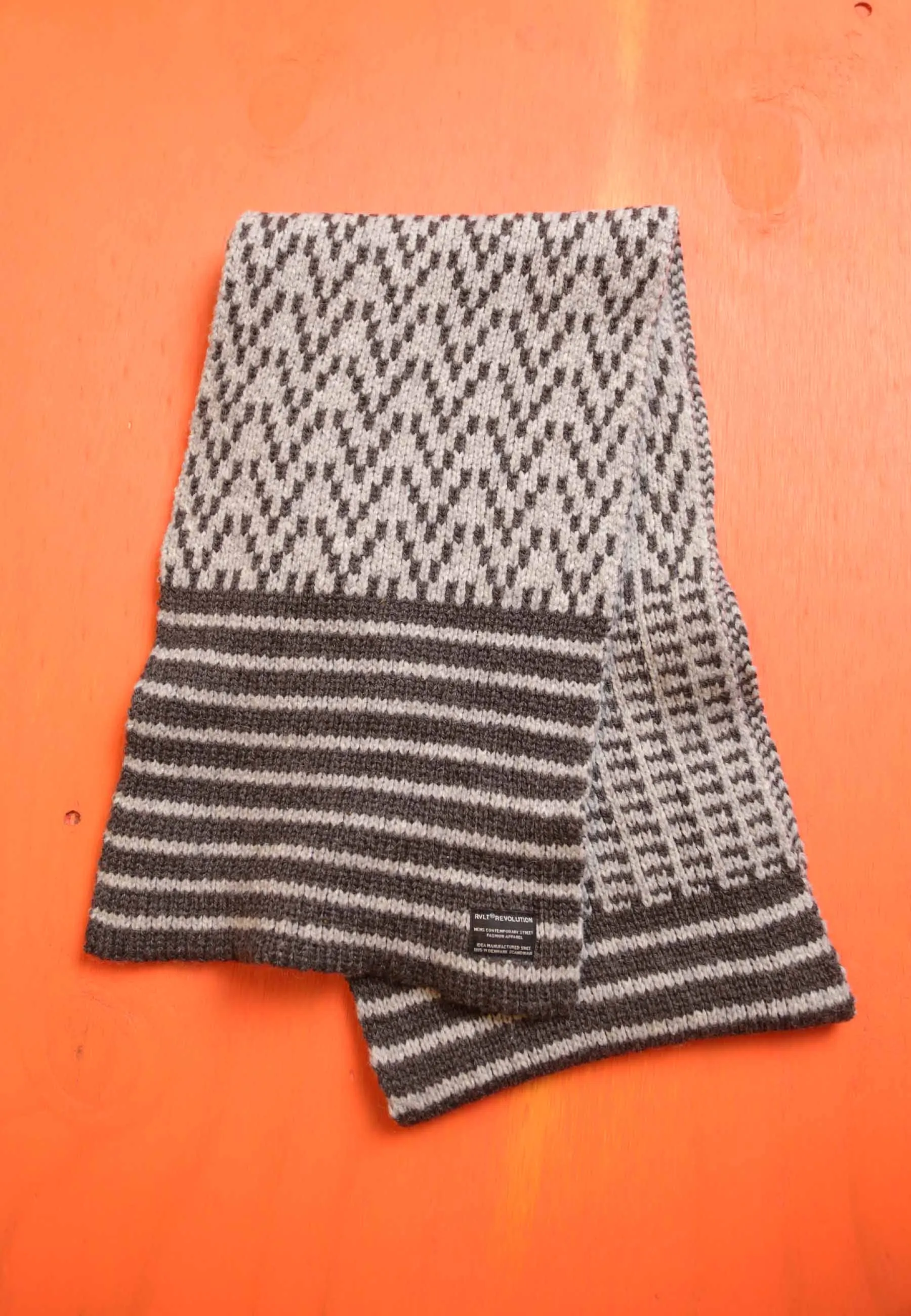 Scarf / V 9218 - Grey sold by Revolution product image thumbnail 3