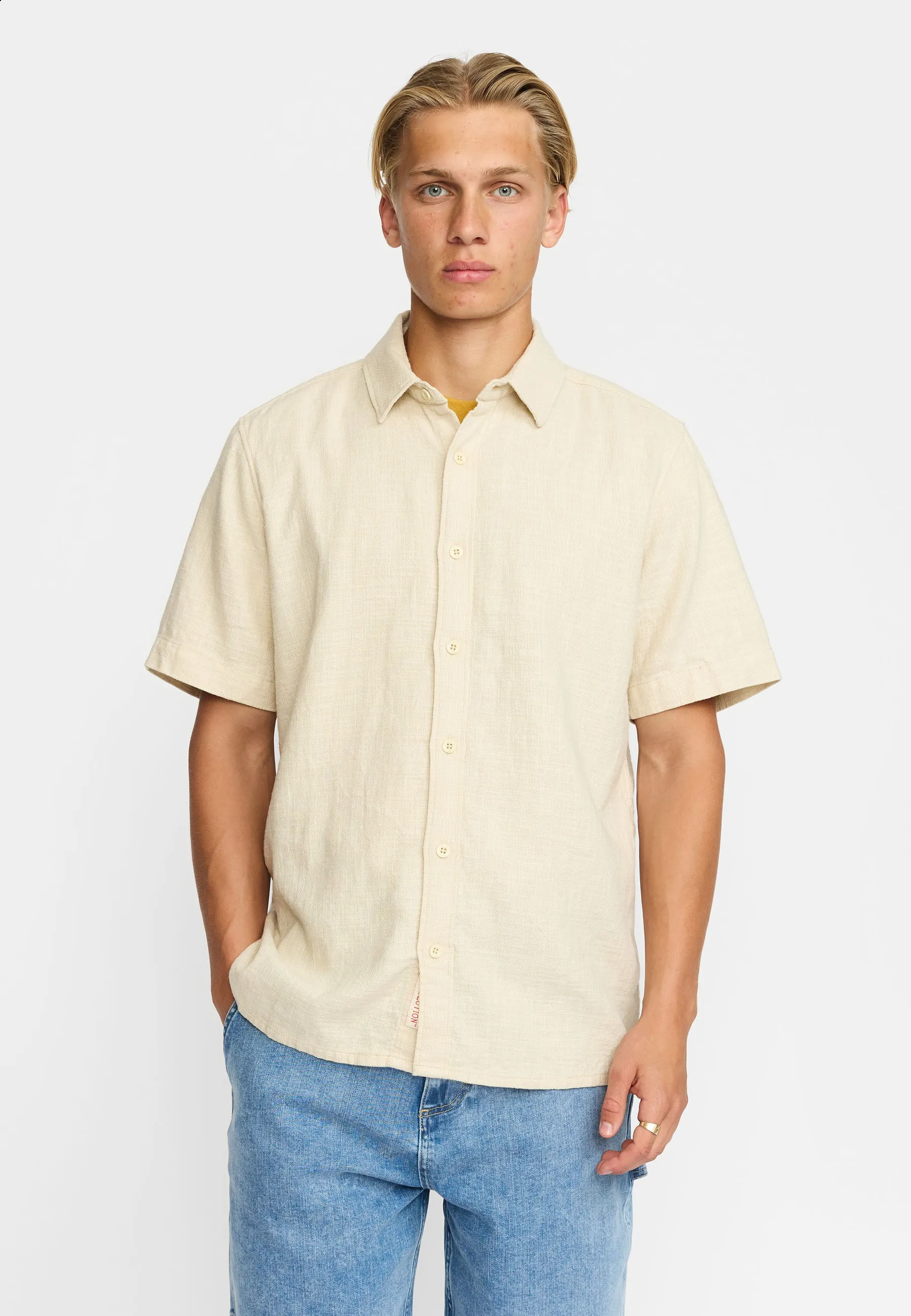 Short-sleeved Shirt / 3239 - Offwhite sold by Revolution