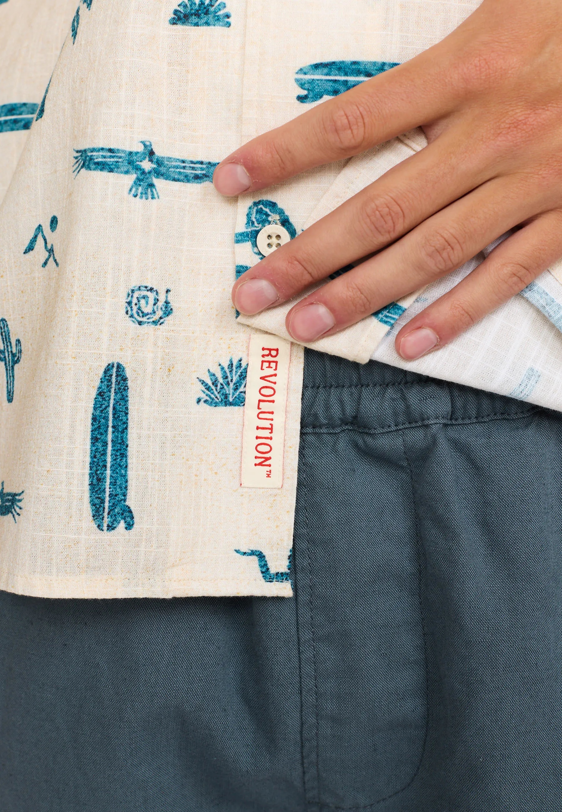 Short-sleeved Cuban Shirt / 3250 - Offwhite sold by Revolution product image thumbnail 4