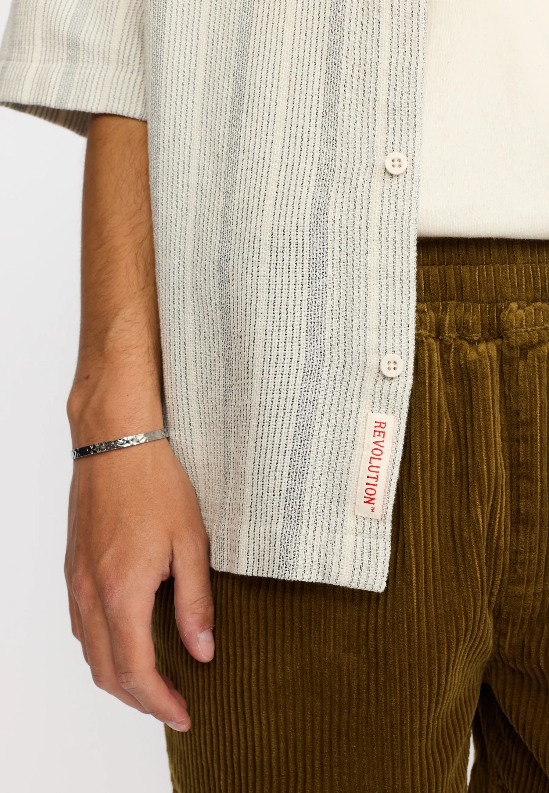 Oversize Short-sleeved Shirt / 3236 - Offwhite sold by Revolution product image thumbnail 5