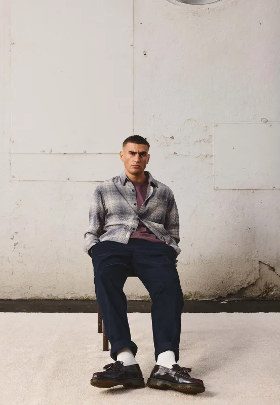 Shirt / 3264 - Navy made by Revolution