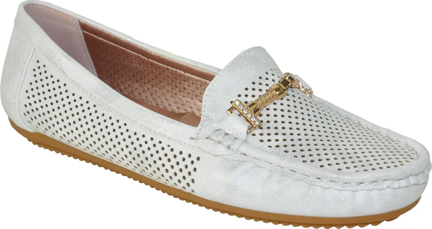 Oy9205 White sold by Quarks / Urban Trail