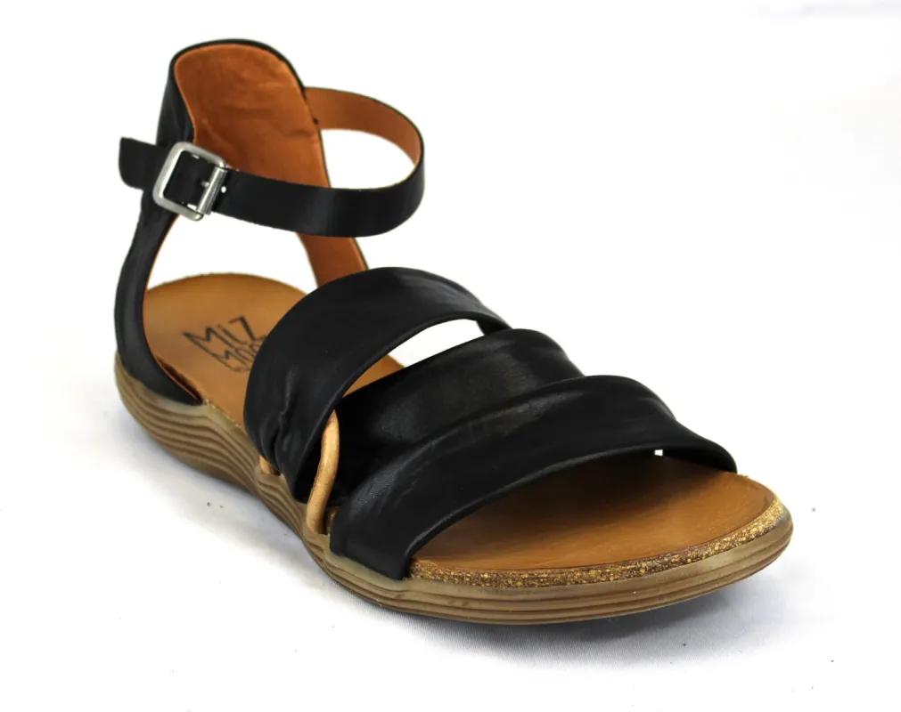 Medusa Black sold by Quarks / Urban Trail