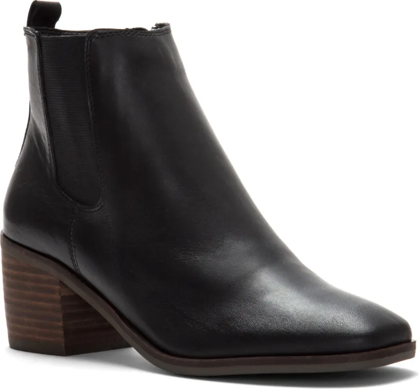 Maiken Black sold by Quarks / Urban Trail