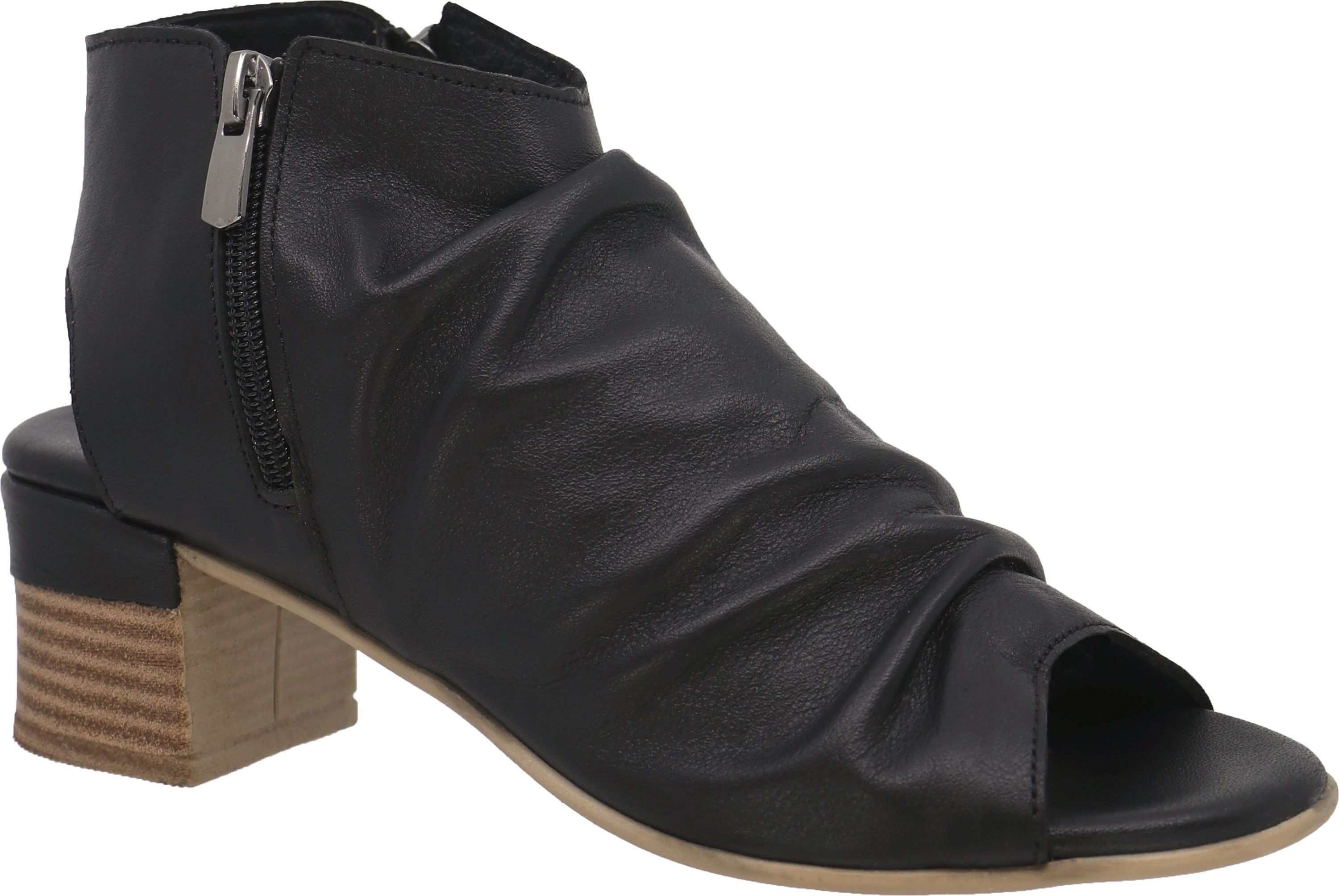 Gia02 Black sold by Quarks / Urban Trail