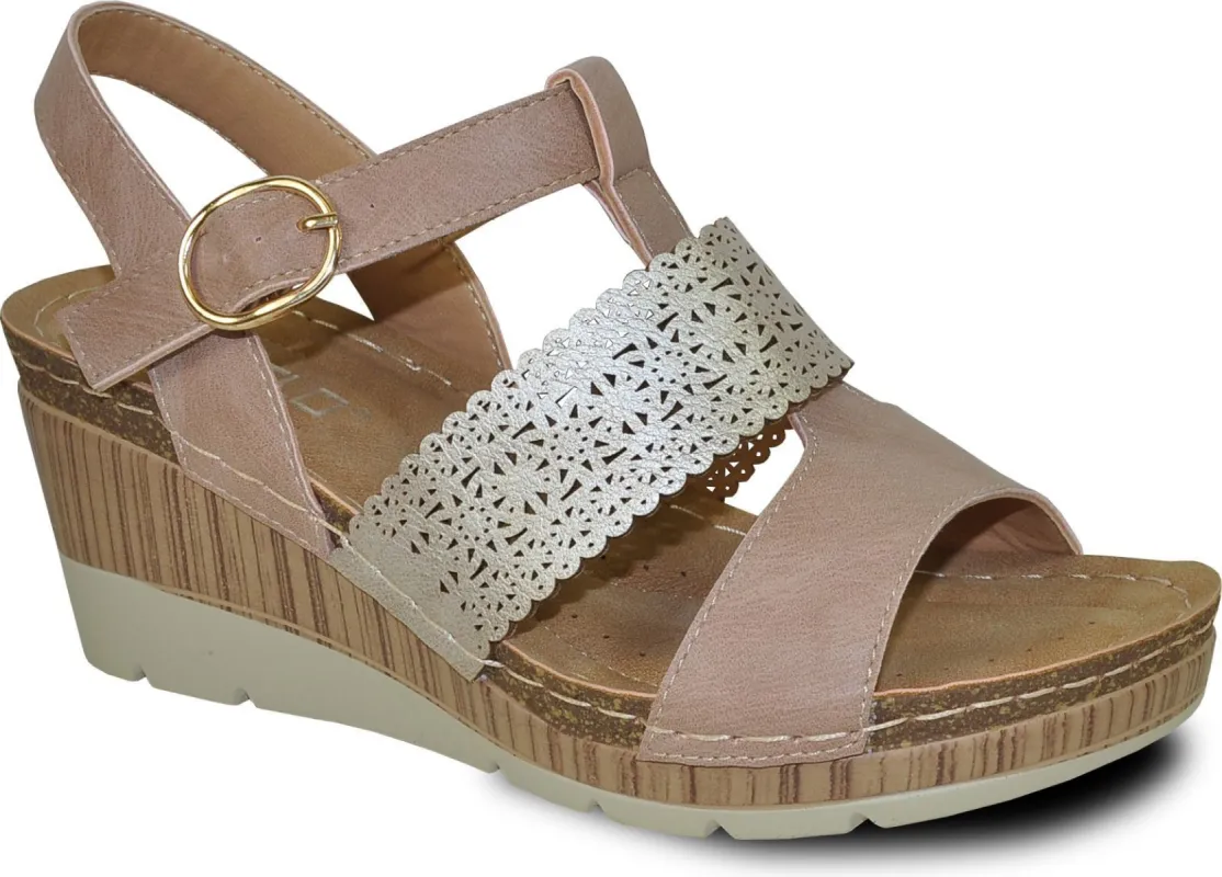 Faith Pink sold by Quarks / Urban Trail