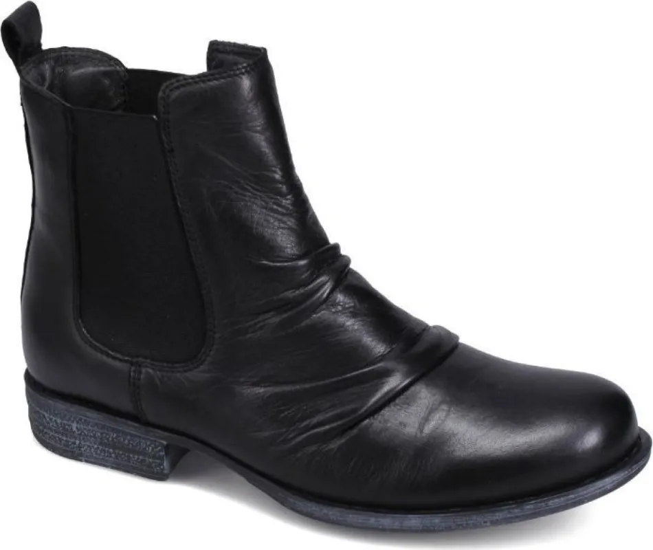 Lissie Wool Black sold by Quarks / Urban Trail