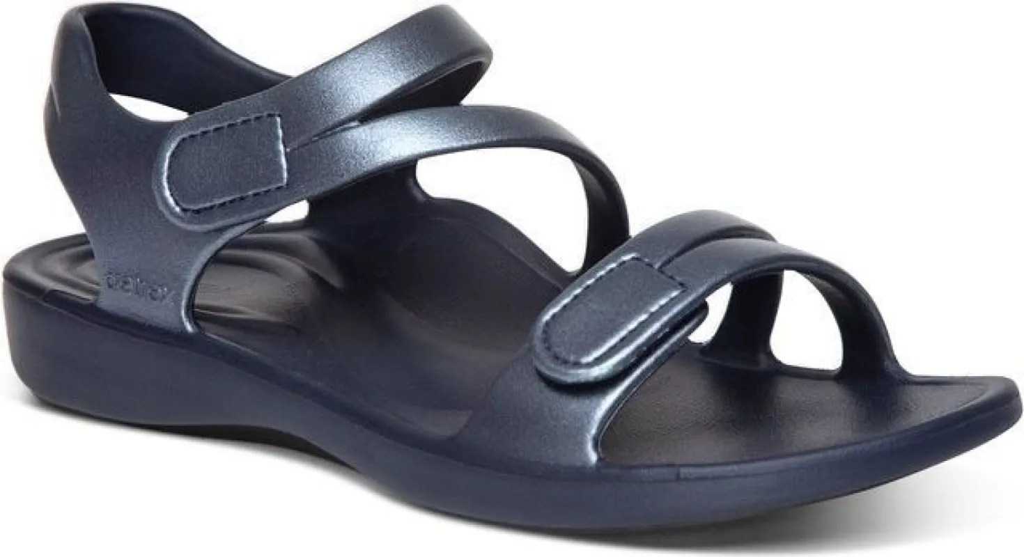 Jillian Sport Navy sold by Quarks / Urban Trail