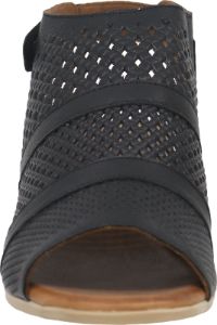 Maya01 Black sold by Quarks / Urban Trail