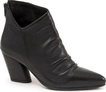Fray Black sold by Quarks / Urban Trail