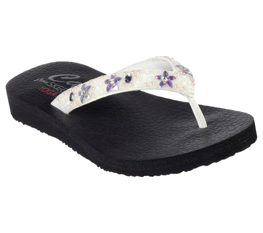 Meditation Dancing Daisy White sold by Quarks / Urban Trail