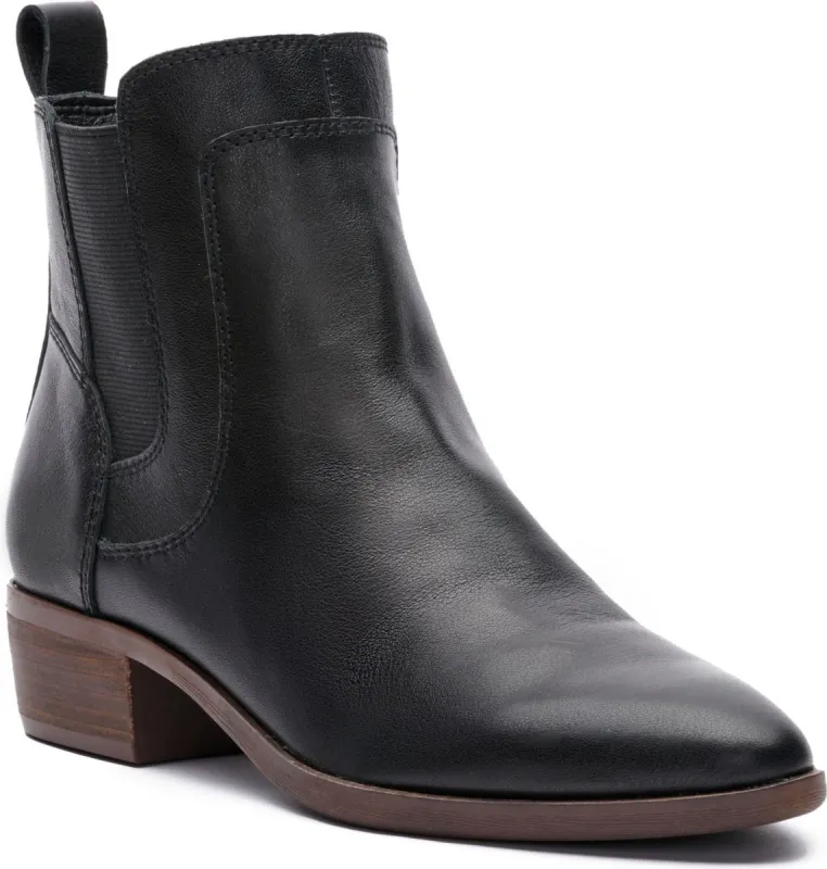 Tocito Black sold by Quarks / Urban Trail