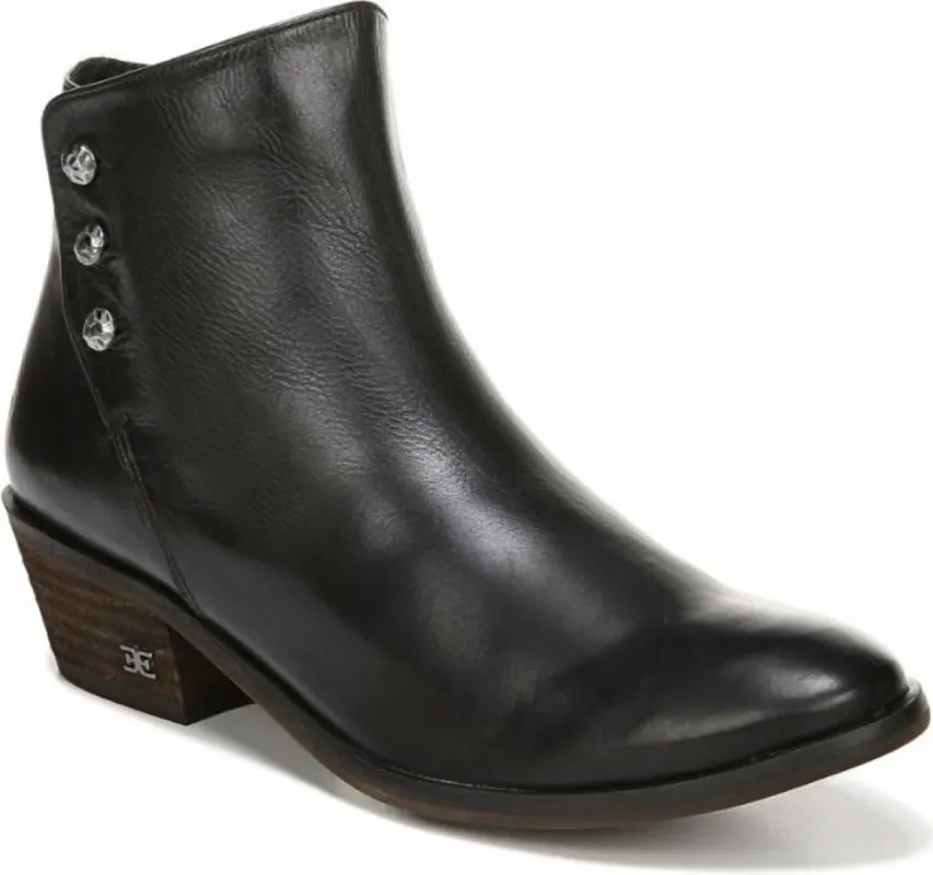 Paila Black Veg Calf Leather sold by Quarks / Urban Trail