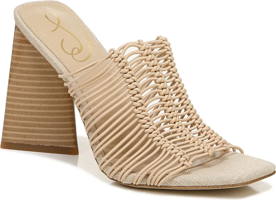 Laurette Almond sold by Quarks / Urban Trail