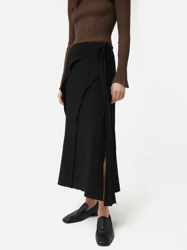 Japanese Crepe Seamed Skirt | Black made by Jigsaw