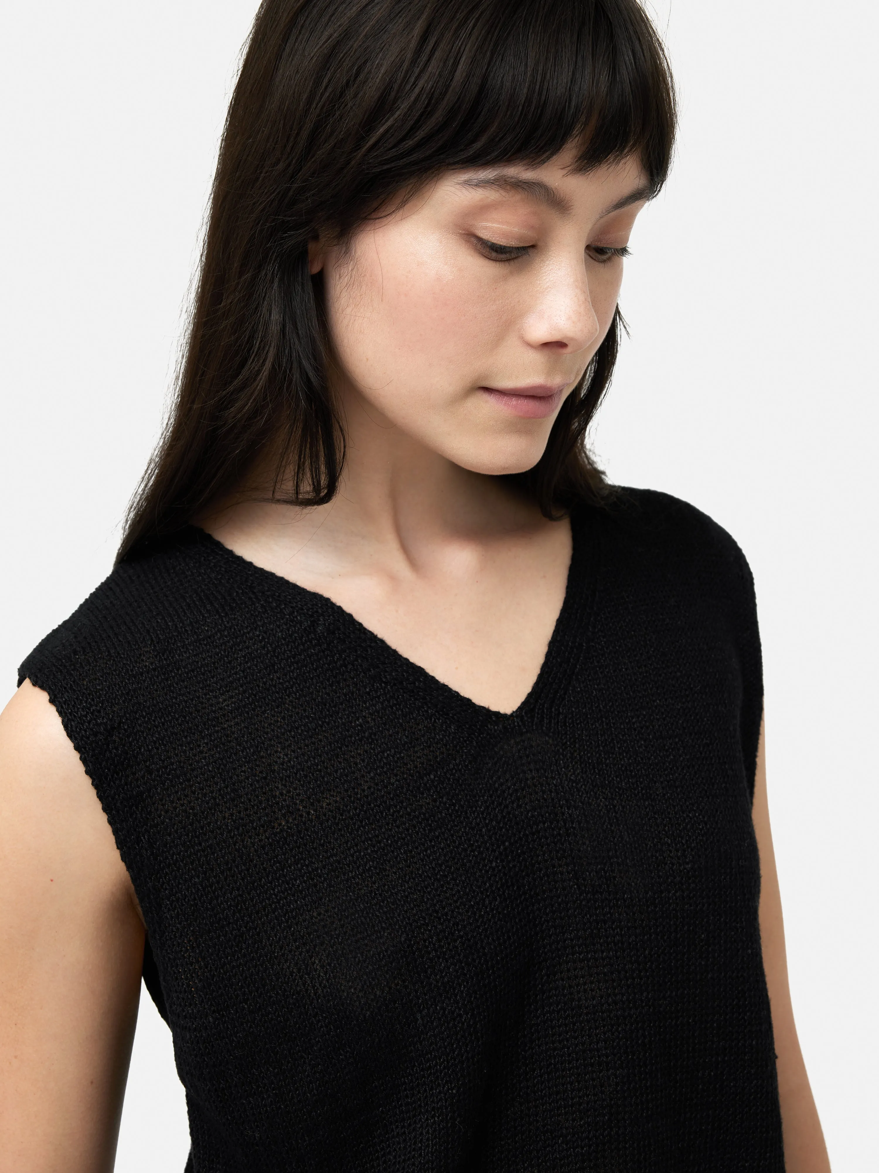 Linen Slub Cropped V Tank Top | Black sold by Jigsaw product image thumbnail 2