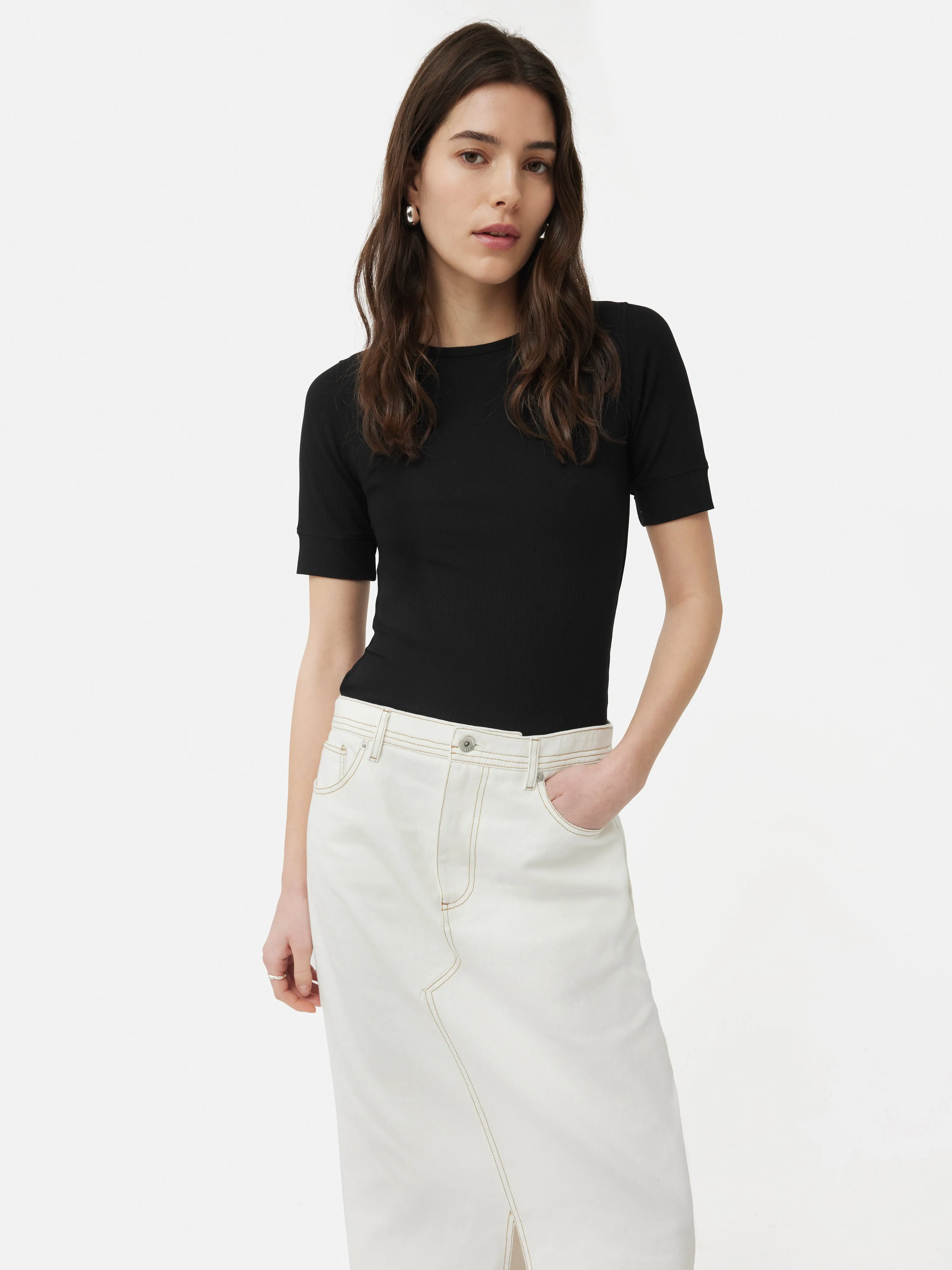 Bovey Crew Neck Tee | Black sold by Jigsaw