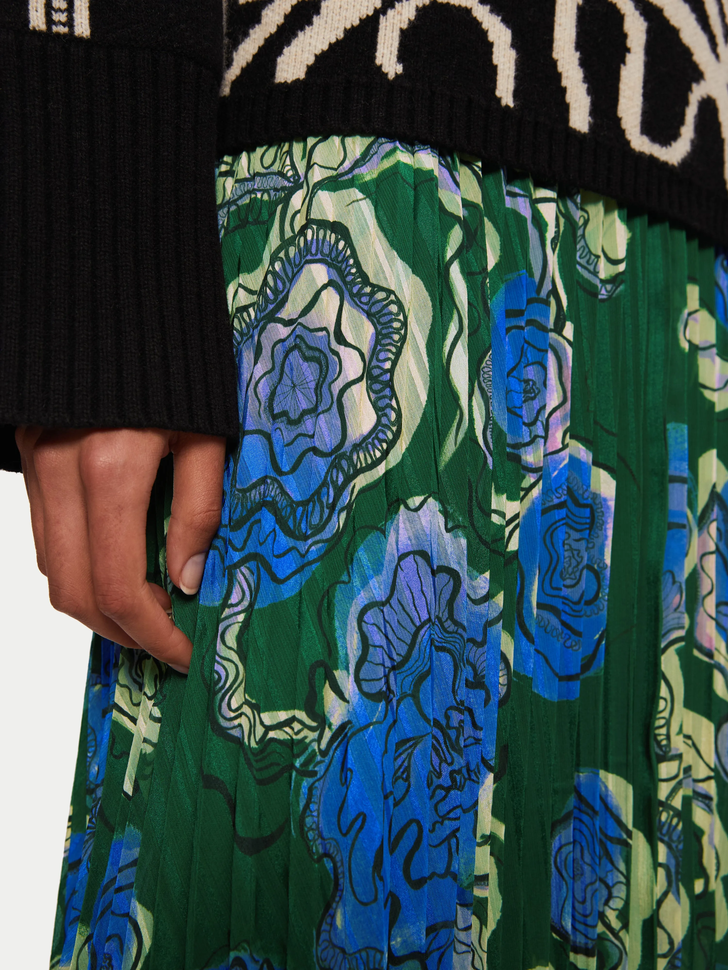 Sharan Ranshi Asymmetric Skirt | Green sold by Jigsaw product image thumbnail 4