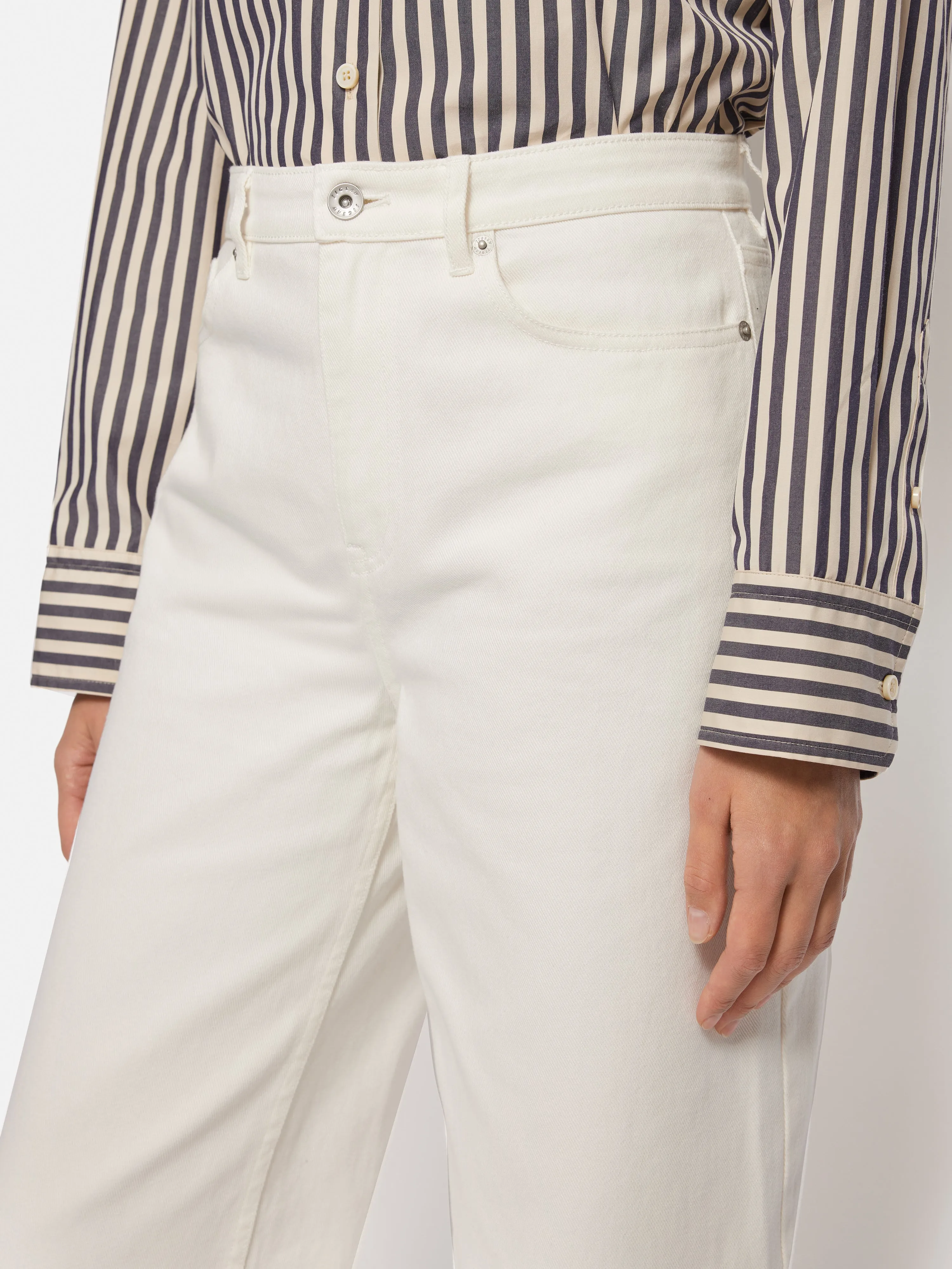 Tyne Wide Leg Cropped Jean | White sold by Jigsaw product image thumbnail 2