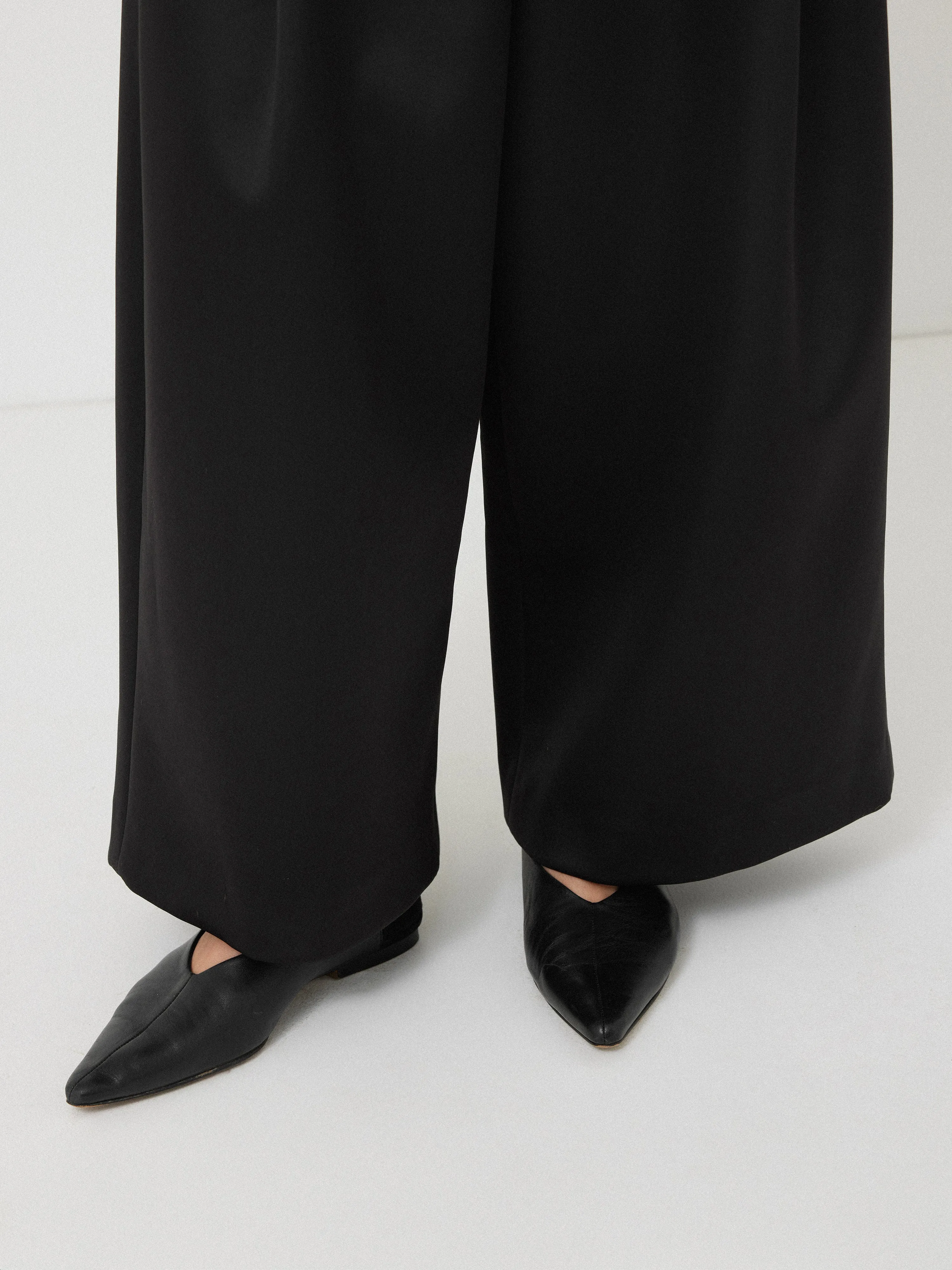 Satin Volume Cropped Trouser | Black sold by Jigsaw product image thumbnail 4