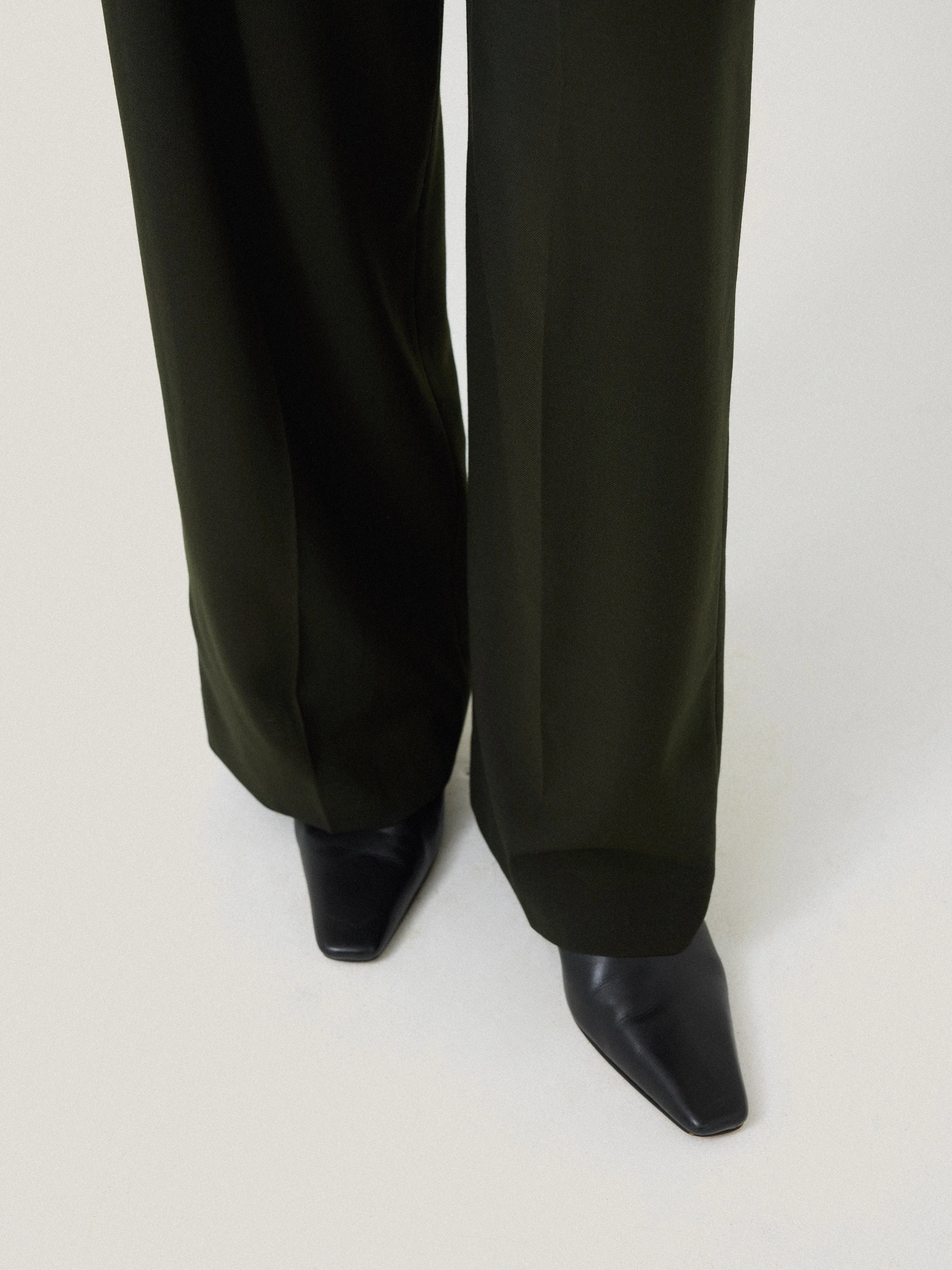 Kemp Fluid Twill Trouser | Green sold by Jigsaw product image thumbnail 2