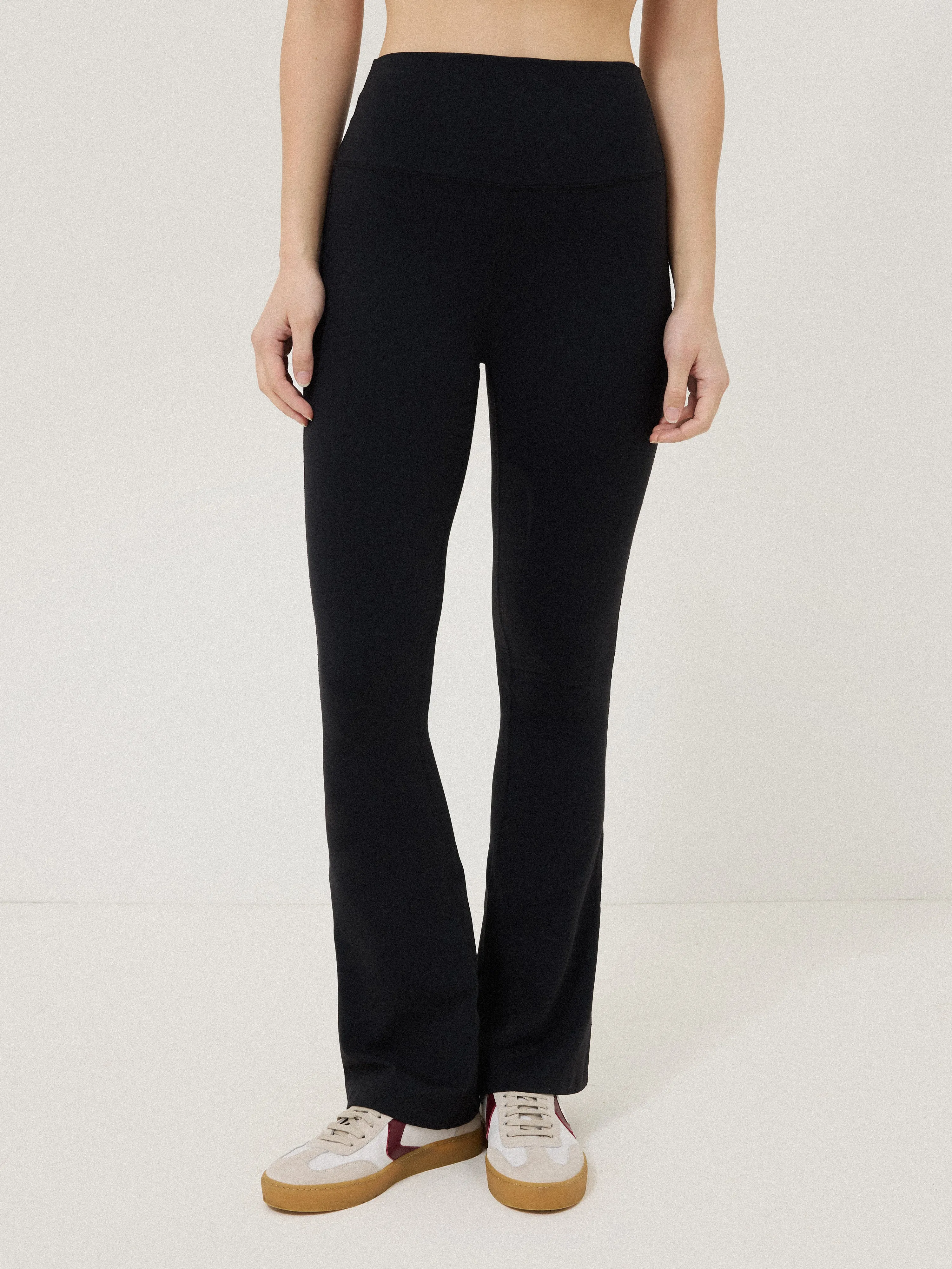 Yoga Pant | Black sold by Jigsaw