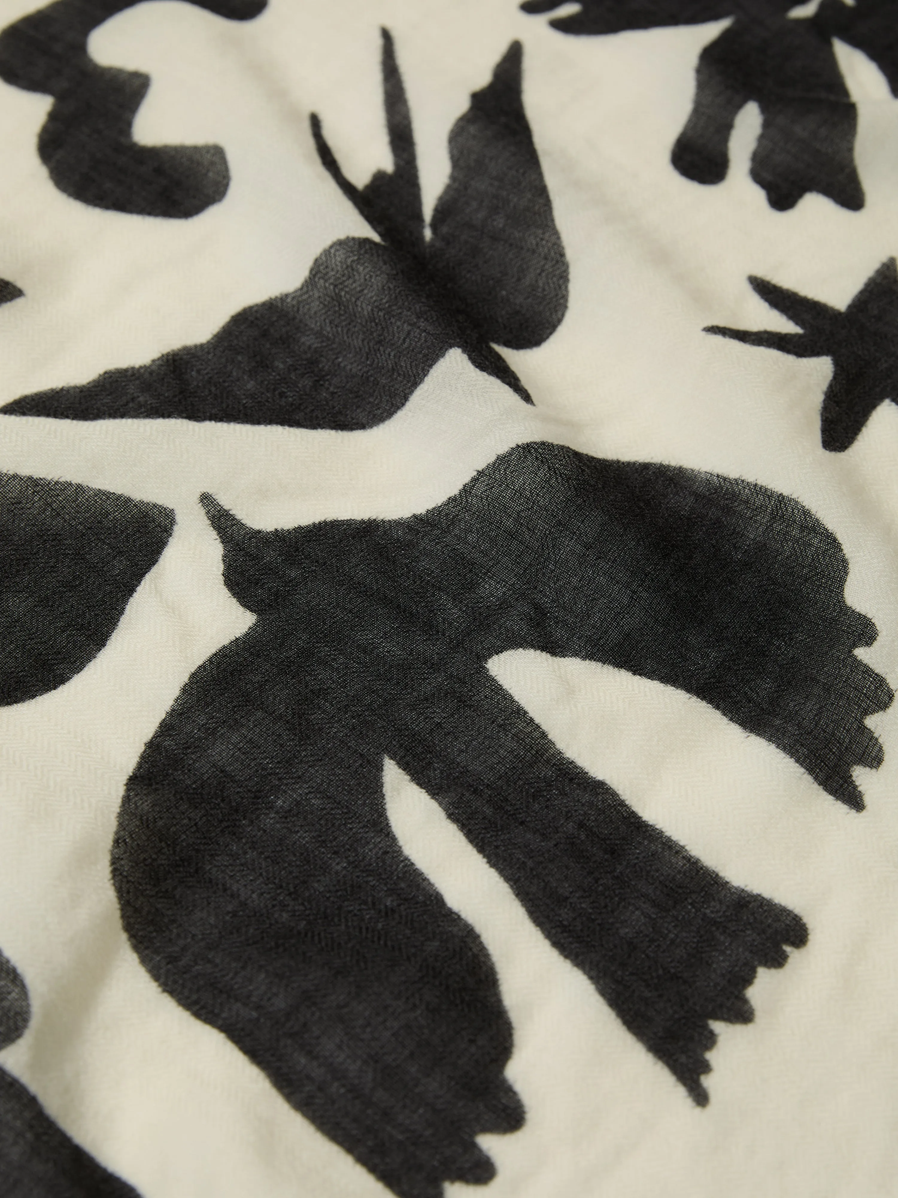 Abstract Kiss Wool Scarf | Monochrome sold by Jigsaw product image thumbnail 2